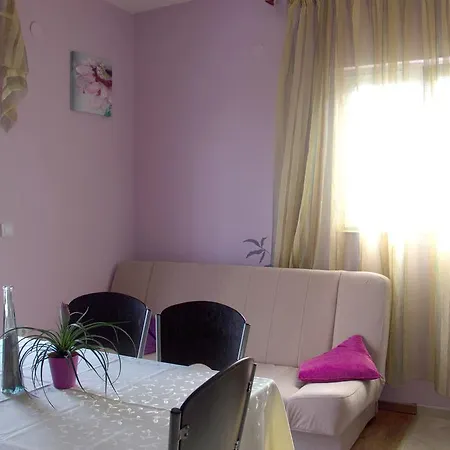 Tomisa Apartmán