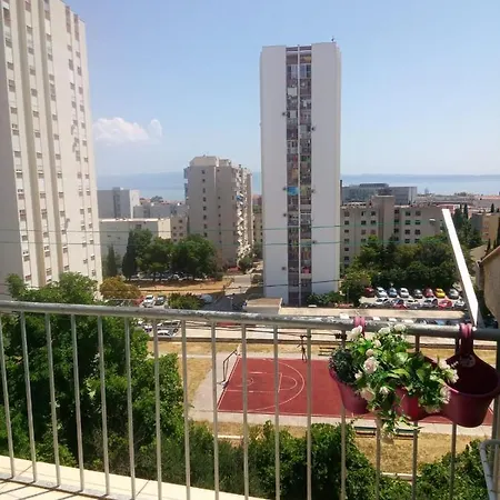 Tomisa Διαμέρισμα *