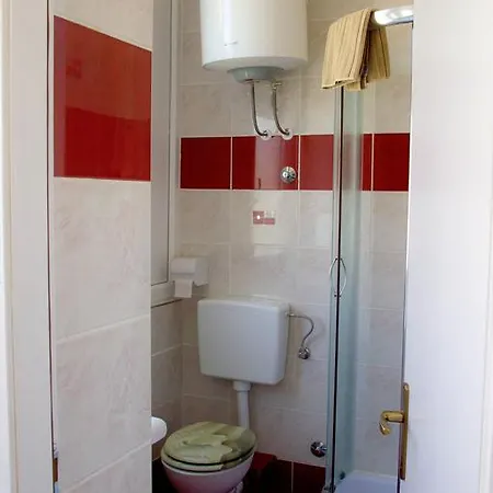 Tomisa Διαμέρισμα *