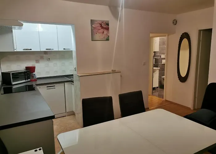 Tomisa Apartment